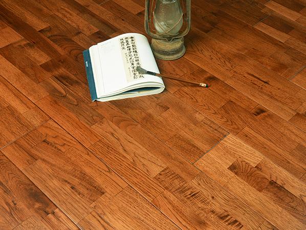 ɽ����ƴ����ɫ�¹�ʵľ�ذ�