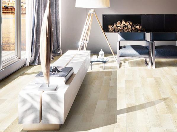 ʹ�õ�ů�ķ���Ӧ��ʹ��ʲô���͵ĵذ�